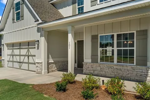 Exterior - 102 Beaver Creek Way, Lagrange, GA 30241 photo 4 of 16