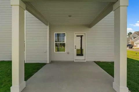 Exterior - 102 Beaver Creek Way, Lagrange, GA 30241 photo 6 of 16