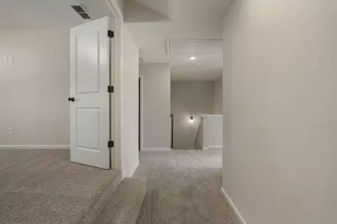 Entry Way - 102 Beaver Creek Way, Lagrange, GA 30241 photo 2 of 4