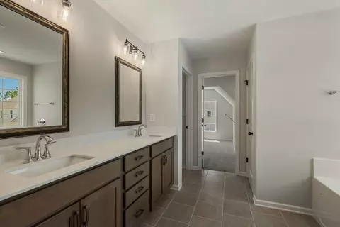 Entry Way - 102 Beaver Creek Way, Lagrange, GA 30241 photo 4 of 4