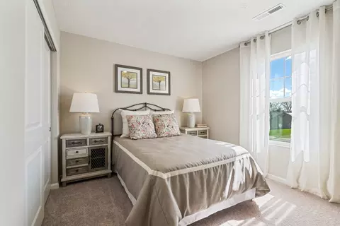 Bedroom - Arrowhead Dr, Piqua, OH 45356 photo 6 of 16