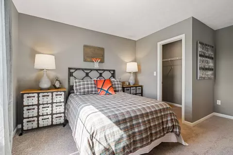 Bedroom - Arrowhead Dr, Piqua, OH 45356 photo 12 of 16