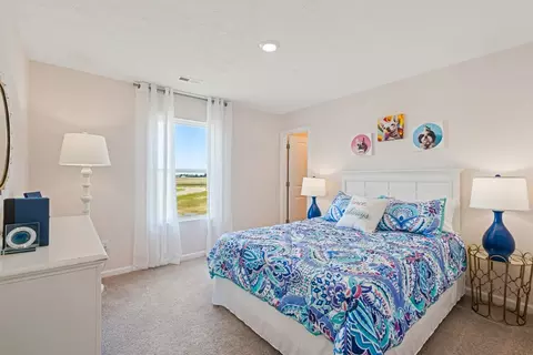 Bedroom - Arrowhead Dr, Piqua, OH 45356 photo 14 of 16