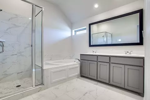 Bath - 3552 E Cheney Ave, Celina, TX 75009 photo 1 of 6