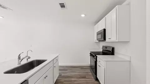 Kitchen - 76 Dockside Rd, Freeport, FL 32439 photo 1 of 5