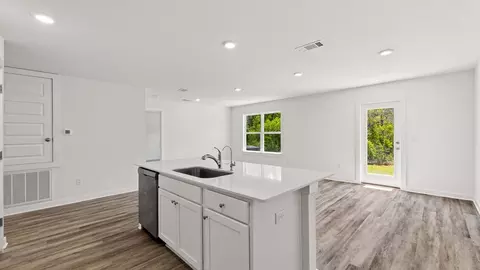 Kitchen - 76 Dockside Rd, Freeport, FL 32439 photo 2 of 5