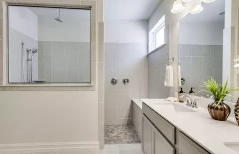 Bath - 16418 Cedarveil Ct, Conroe, TX 77302 photo 1 of 6