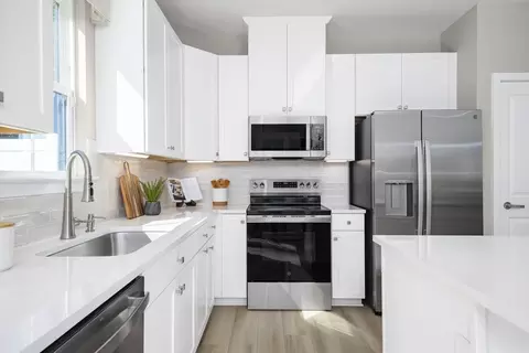 Kitchen - 240 Jango Cir, Greer, SC 29651 photo 3 of 5