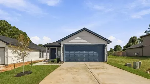 13050 Sorrento Bay Dr, Willis, TX 77318