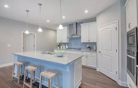 Kitchen - 20616 W Kilburn Dr, Macomb, MI 48044 photo 2 of 3