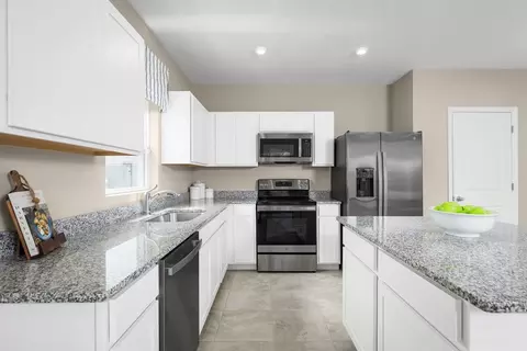 Kitchen - 1125 172nd Ct E, Bradenton, FL 34212 photo 2 of 3
