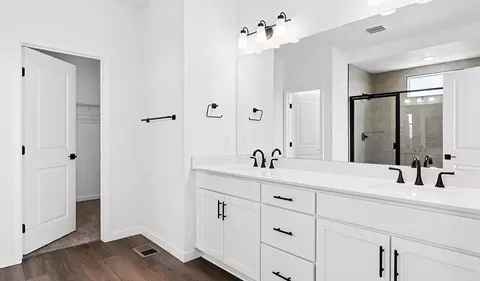 Bath - 24271 E Ida Pl, Aurora, CO 80016 photo 5 of 5