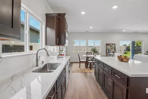 Kitchen - 1165 Nicklaus Rd, Galt, CA 95632 photo 3 of 7