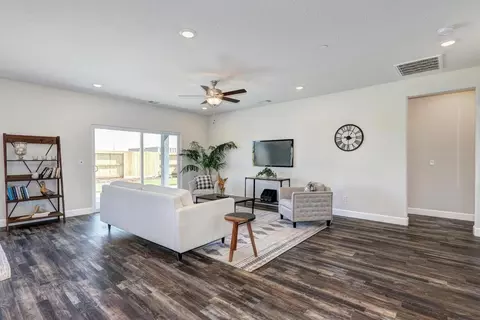 Living - 1165 Nicklaus Rd, Galt, CA 95632 photo 1 of 5