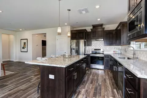Kitchen - 1165 Nicklaus Rd, Galt, CA 95632 photo 2 of 8