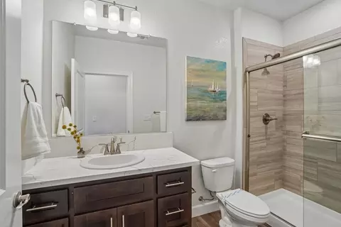Bath - 1165 Nicklaus Rd, Galt, CA 95632 photo 1 of 4