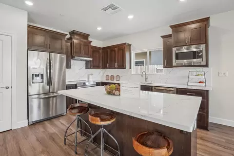 Kitchen - 1165 Nicklaus Rd, Galt, CA 95632 photo 2 of 7