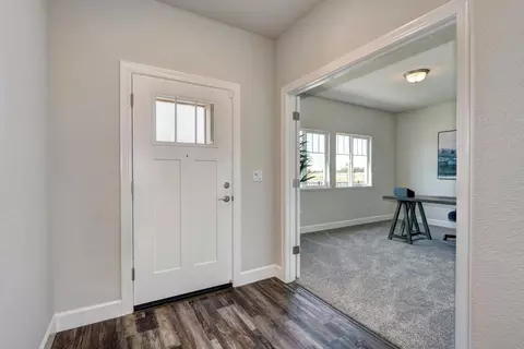 Entry Way - 1165 Nicklaus Rd, Galt, CA 95632 photo 2 of 7