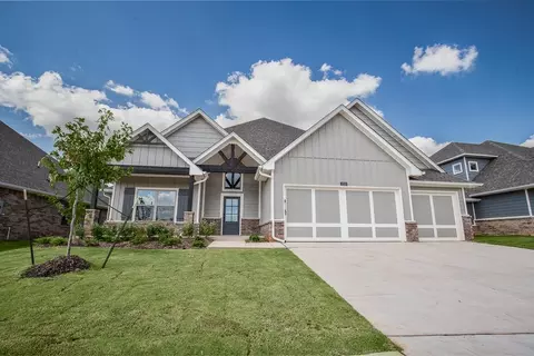 Exterior - 2920 E Northampton St, Broken Arrow, OK 74014 photo 3 of 38