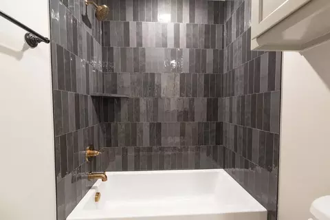 Bath - 2920 E Northampton St, Broken Arrow, OK 74014 photo 17 of 23