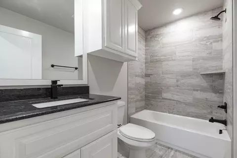 Bath - 2920 E Northampton St, Broken Arrow, OK 74014 photo 10 of 23