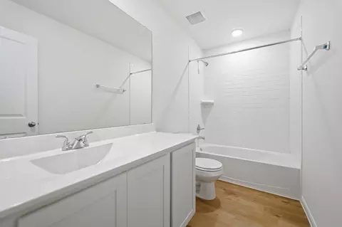 Bath - 14128 Biscayne Trl, Conroe, TX 77303 photo 4 of 9