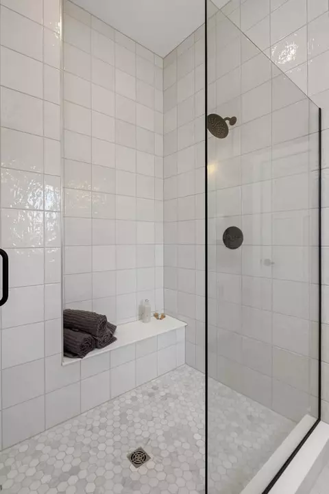 Bath - 6539 Creststone Ct, Plainfield, IN 46168 photo 2 of 7