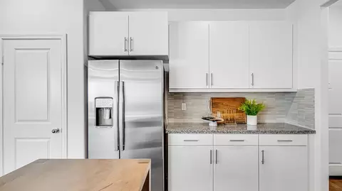 Kitchen - 5975 Coffee Crk, Hesperia, CA 92345 photo 3 of 6