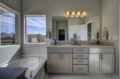 Bath - 8190 Lemon Grass Rd, Peyton, CO 80831 photo 4 of 5
