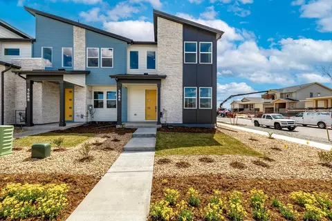 5686 N Killarney Ct, Aurora, CO 80019