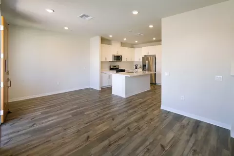 9833 Crossbay Loop 701, Jurupa Valley, CA 92509