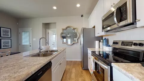 Kitchen - 8017 Chesapeake Trl, Bauxite, AR 72011 photo 2 of 5
