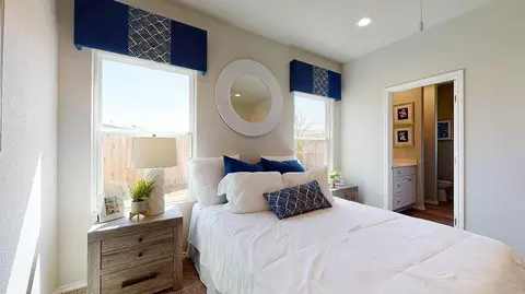Bedroom - 8017 Chesapeake Trl, Bauxite, AR 72011 photo 1 of 4