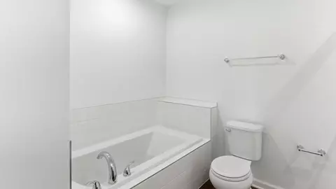 Bath - 202 Monteith Dr, Winchester, VA 22601 photo 2 of 5