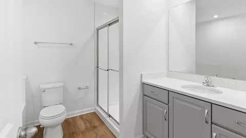 Bath - 202 Monteith Dr, Winchester, VA 22601 photo 1 of 5