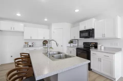Kitchen - 879 S Orchard Way, Springfield, MO 65802 photo 1 of 4