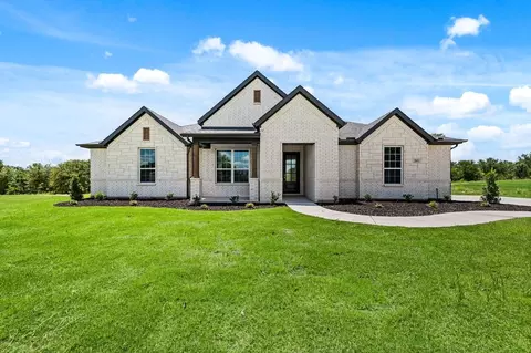 Exterior - 201 Basalt Ln, Azle, TX 76020 photo 3 of 10