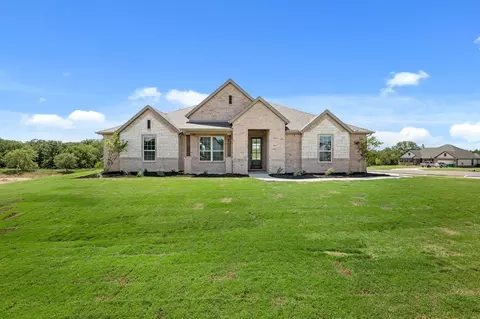 Exterior - 201 Basalt Ln, Azle, TX 76020 photo 8 of 10