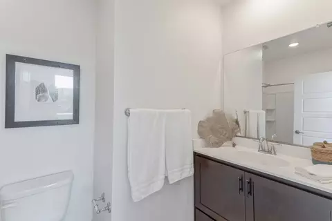 Bath - 6762 Quantum Loop, San Jose, CA 95119 photo 8 of 18