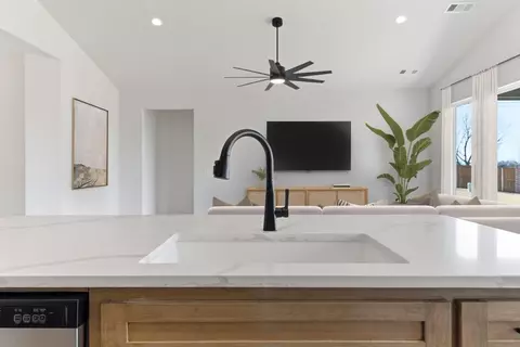 Kitchen - 8400 E Galveston St, Broken Arrow, OK 74014 photo 5 of 9