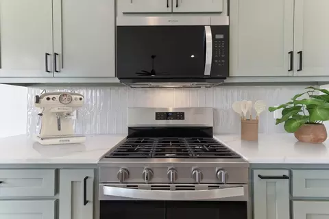 Kitchen - 8400 E Galveston St, Broken Arrow, OK 74014 photo 4 of 9