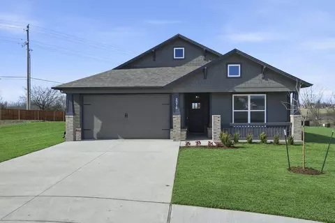 Exterior - 8400 E Galveston St, Broken Arrow, OK 74014 photo 5 of 11