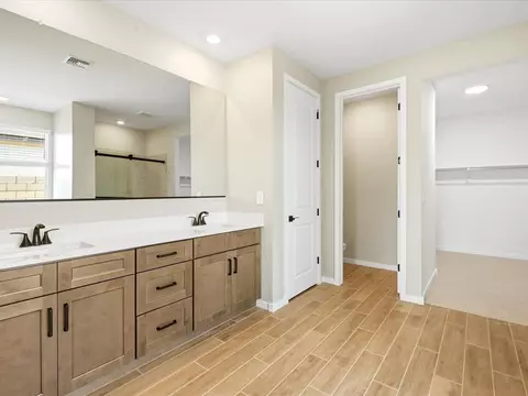 Bath - 1139 W Haynes Way, Apache Junction, AZ 85120 photo 1 of 8