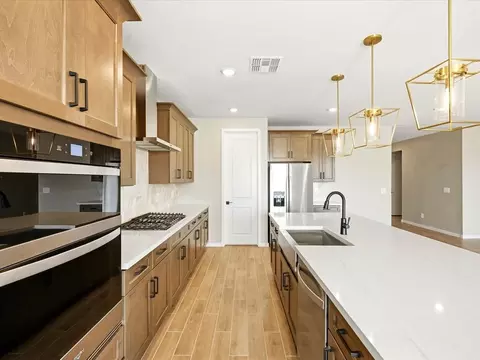 Kitchen - 1139 W Haynes Way, Apache Junction, AZ 85120 photo 2 of 6