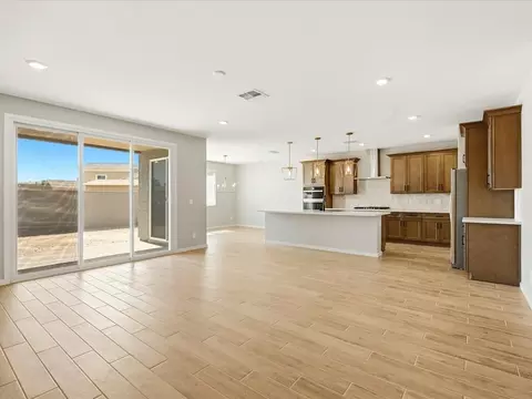 Living - 1139 W Haynes Way, Apache Junction, AZ 85120 photo 1 of 7