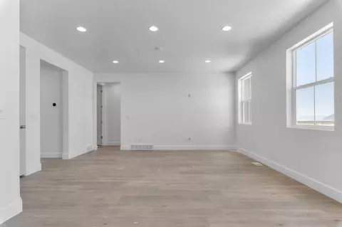Living - 6417 N Vernon Dr, Eagle Mountain, UT 84005 photo 1 of 7