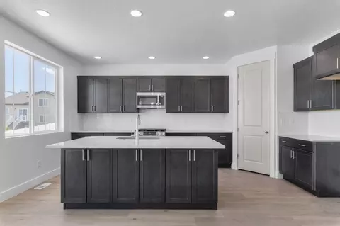 Kitchen - 6417 N Vernon Dr, Eagle Mountain, UT 84005 photo 1 of 5