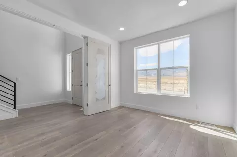 Living - 6417 N Vernon Dr, Eagle Mountain, UT 84005 photo 2 of 7
