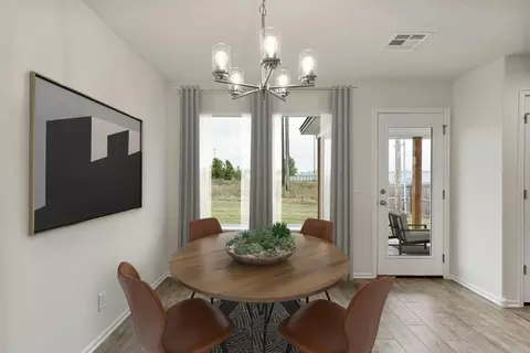 Dining - 1535 E 36th St N, Tulsa, OK 74106 photo 3 of 4