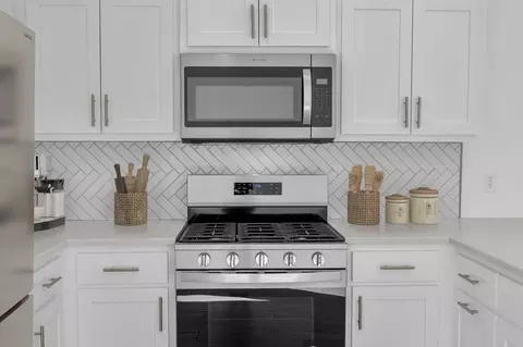 Kitchen - 1535 E 36th St N, Tulsa, OK 74106 photo 2 of 2